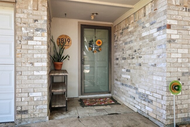 Photo - 1819 Meadow Creek Dr