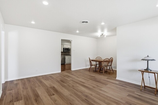 Photo - 8739 Ukiah Dr