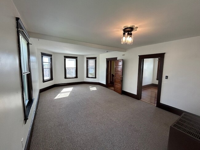 Photo - 31 Chrome St Unit 3