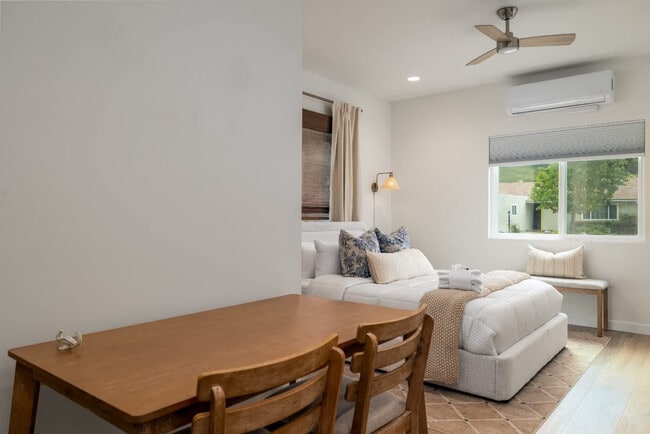 Photo - 4646 Robbins St Unit ID1304288P