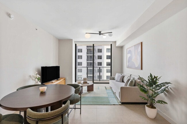 Building Photo - 11 NE 6th St Unit SI FL19-ID1460708P