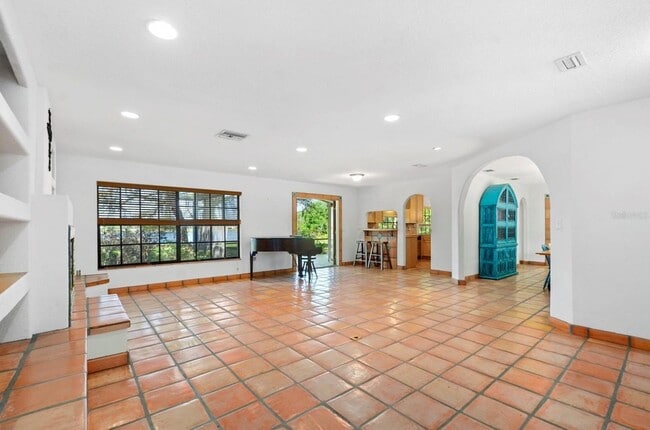 Photo - 3636 Lake Buynak Rd