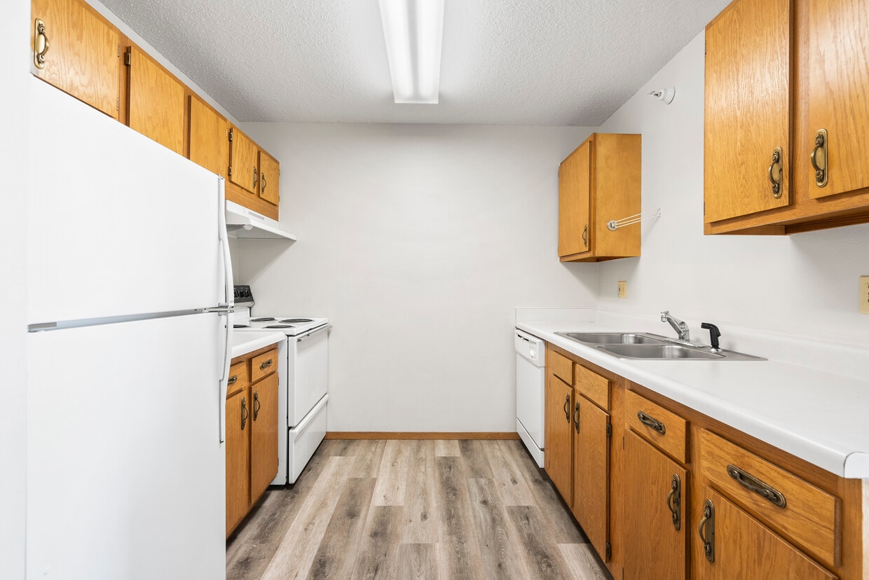 Floor Plan - Charming 1 Bedroom/1 Bathroom Apartment 