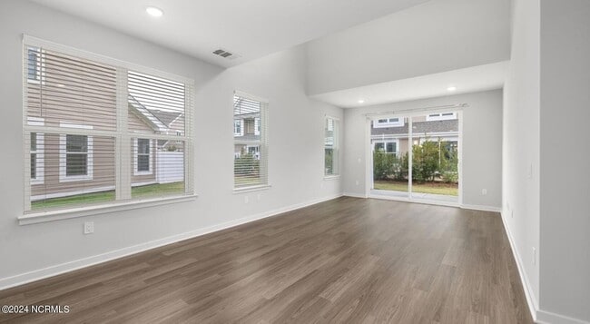 Photo - 8067 Purchase Ne Pl