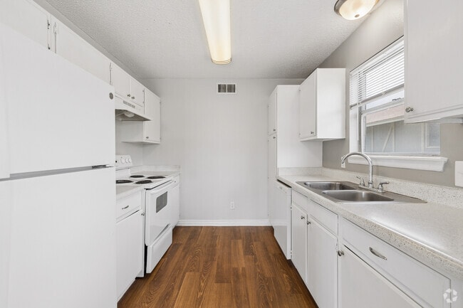 1BR, 1BA - 768SF - Kitchen - RiverStone Apartment Homes