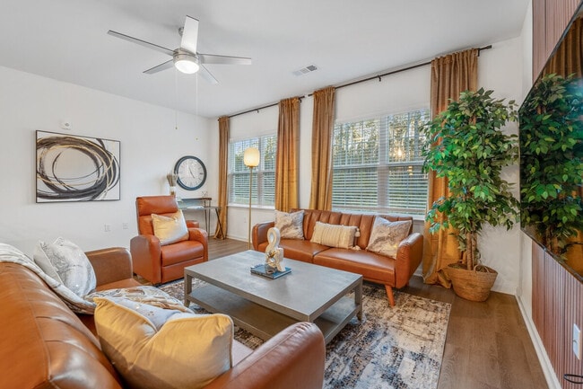 Building Photo - 637 Wildlight Ave Unit SI ID1531850P