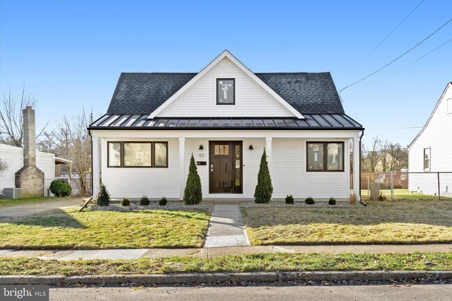 Building Photo - 92 Pennwood Dr