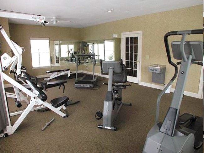 Building Photo - Hunters Creek