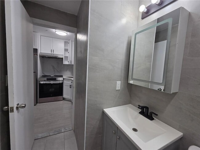 Photo - 526 56th St Unit 201