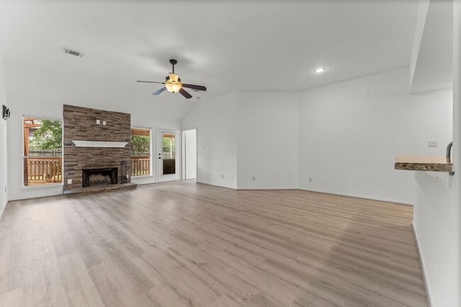 Photo - 351 Fantasy Ln