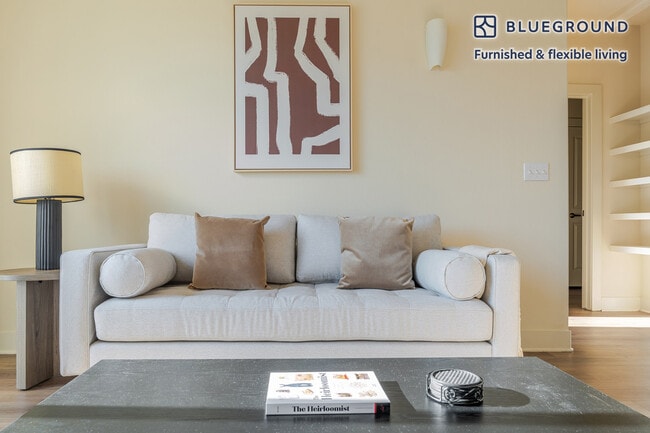 Photo - 3100 Esperanza Crossing Unit FL6-ID351