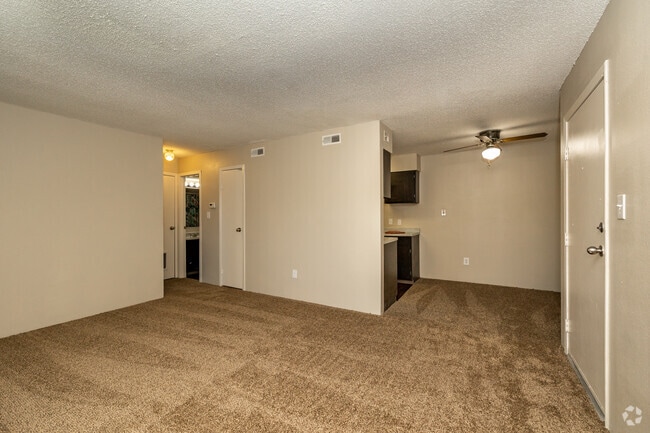 1BR, 1BA - 756SF - Family Room - High Point East Apartment Homes