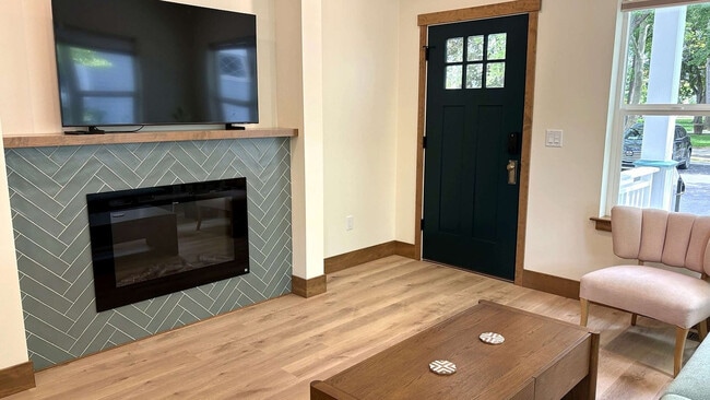 Building Photo - 520 N Park Dr Unit SI FL1-ID1542982P