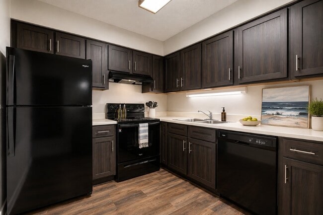 Building Photo - River Park Tower Apartment Homes