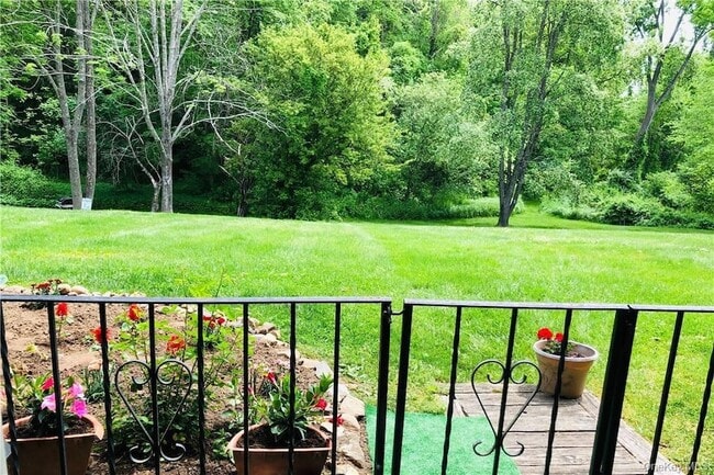 Photo - 315 Fox Run Ln