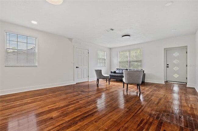 Photo - 2202 N Glen Ave