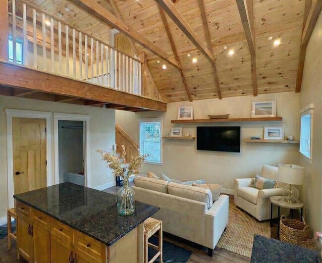 Photo - 28 Emerald Ave