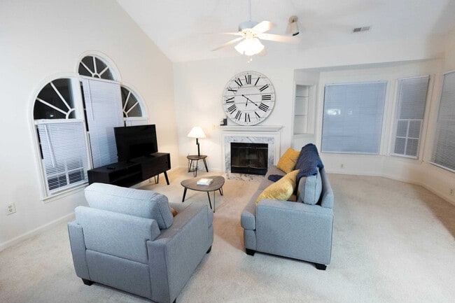 Photo - 126 Sterlingdaire Dr Unit ID1045883P