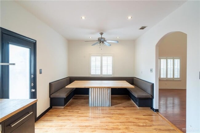 Photo - 3210 Black Oak Ln