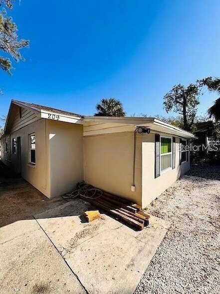 Photo - 209 W Emily St