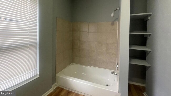 Photo - 1235 W Hazzard St