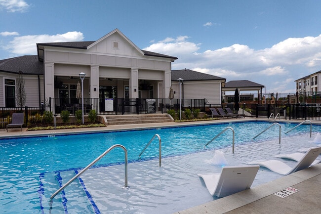 Building Photo - The Lodges at Fort Mill