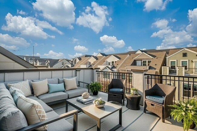 Photo - 1053 Manacor Ln