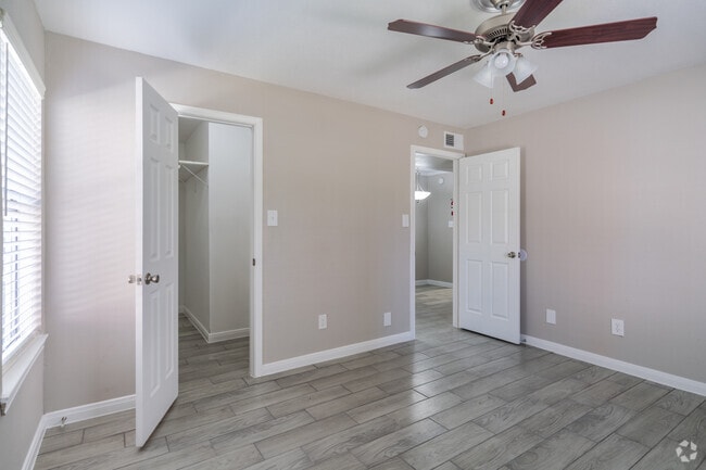 2BR, 2BA - 863SF - Salado at Cityview