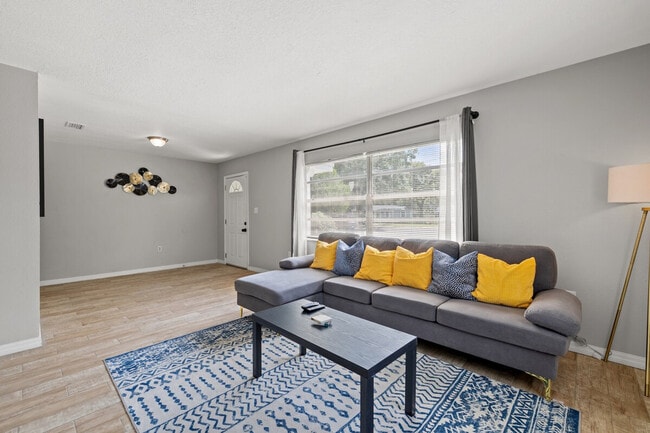 Photo - 5805 N 43rd St Unit ID1244333P