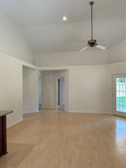 Photo - 30443 Arborg Dr