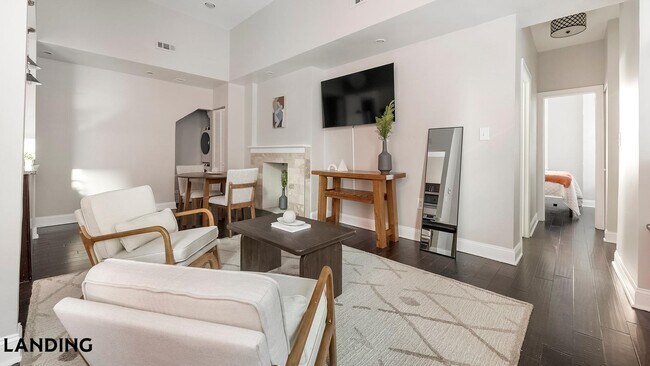 Photo - 617 W Lexington St Unit B2