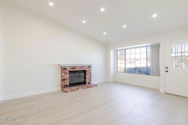 Photo - 514 E Ave J 9