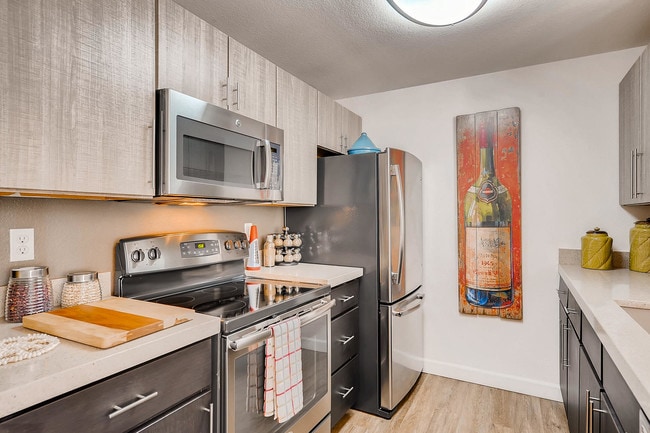 Building Photo - Parker Hilltop