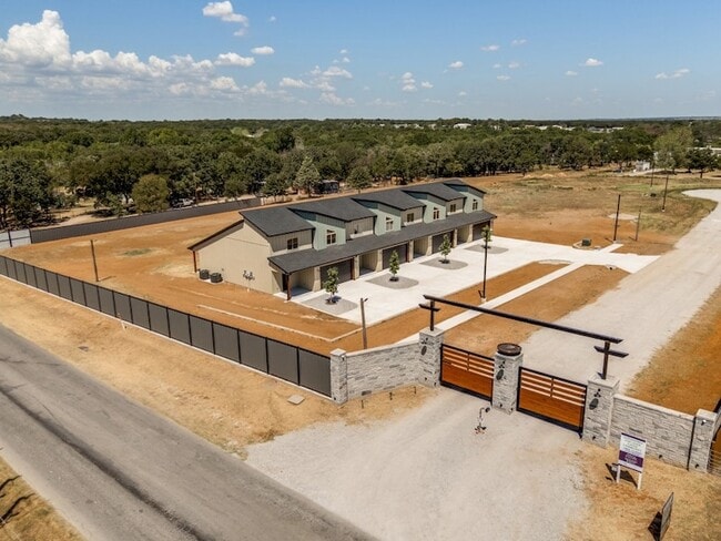 Building Photo - 1001 Agua Escondida Ct