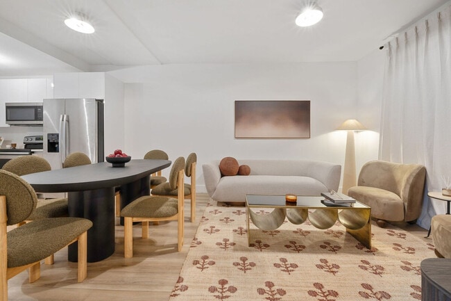 Building Photo - 40 NW 15th Ave Unit ID1388873P