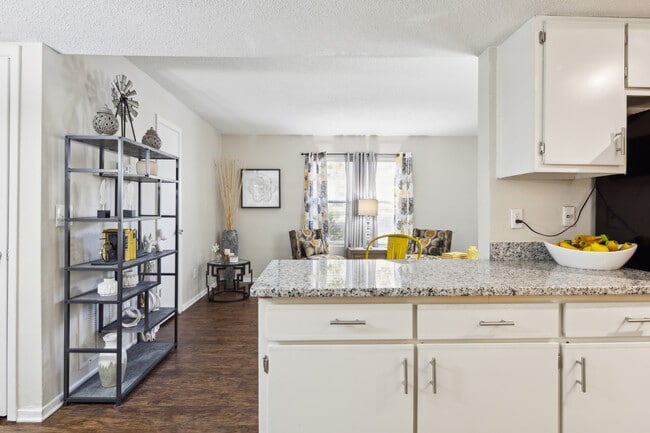 Photo - Springtree Apartments