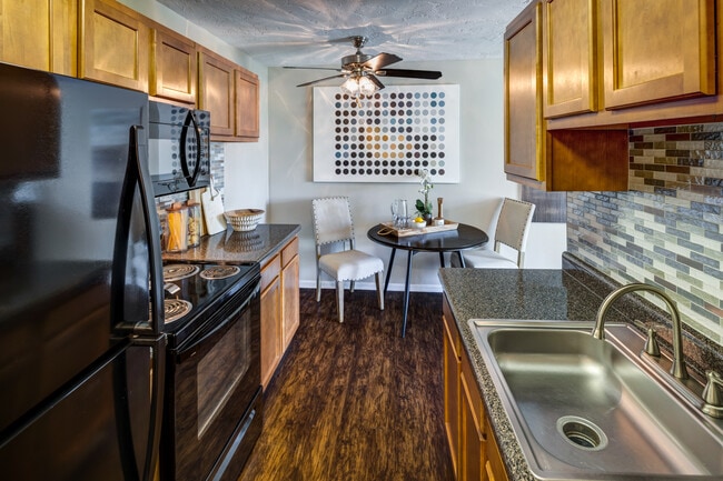 Photo - Solon Club Apartment Homes