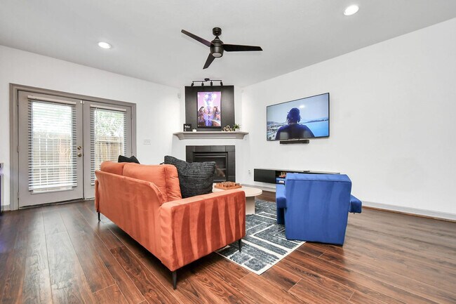 Photo - 2905 Baer St Unit ID1047953P