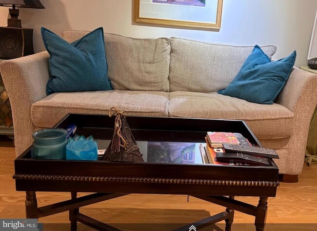 Building Photo - 2313 N Tracy St