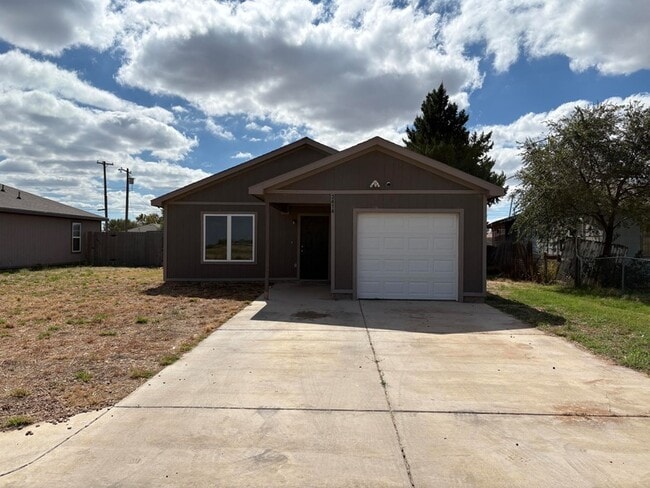 Building Photo - 3414 E 3rd St