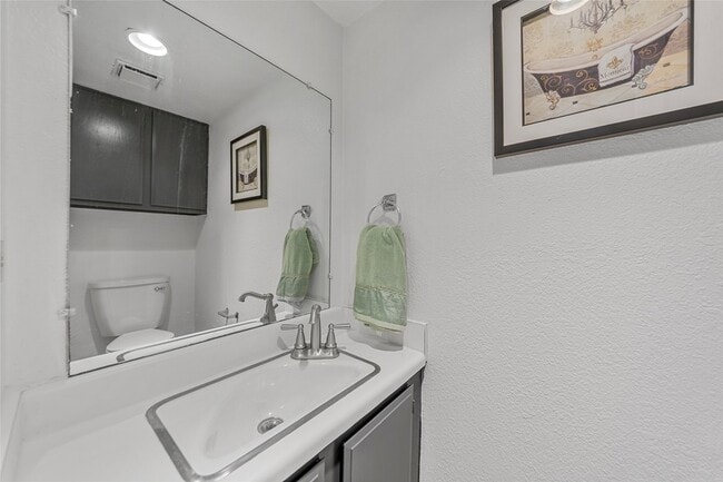 Photo - 6738 Eastridge Dr Unit 104B