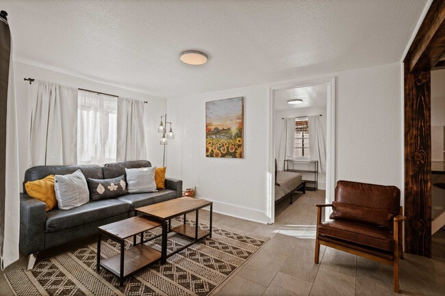 Photo - 2904 Berwick St Unit ID1310518P