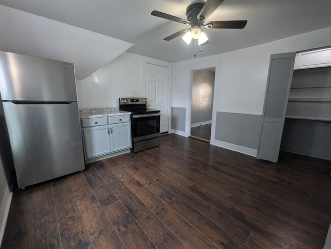 Photo - 20 Chellis St Unit 2