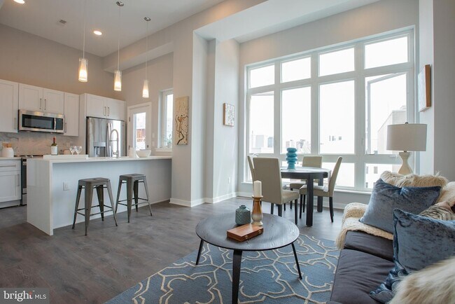 Building Photo - 1534 Ridge Ave Unit 301