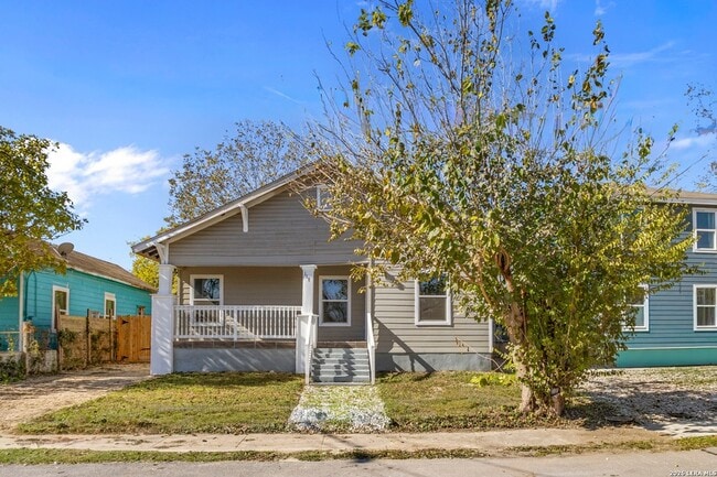Building Photo - 117 Magendie St