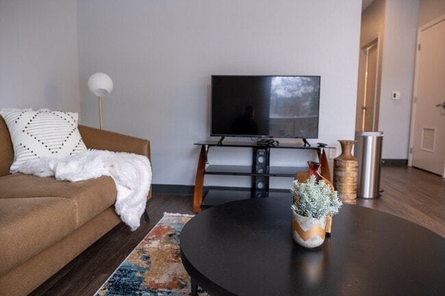 Photo - 2301 Ingersoll Ave Unit ID1036744P