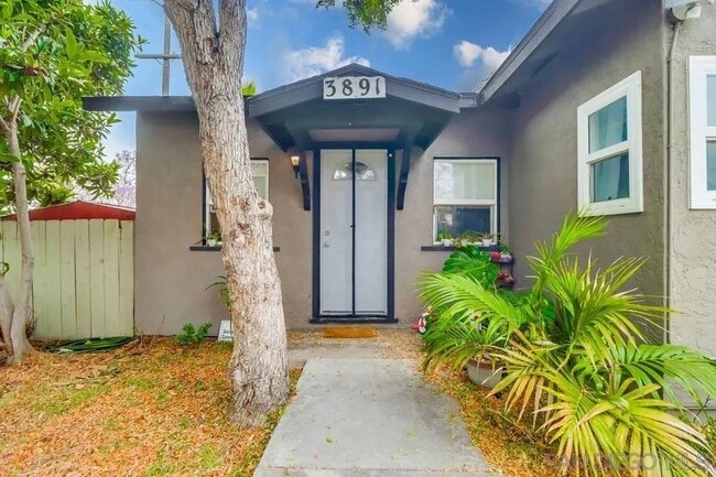 Photo - 3891 Superba St