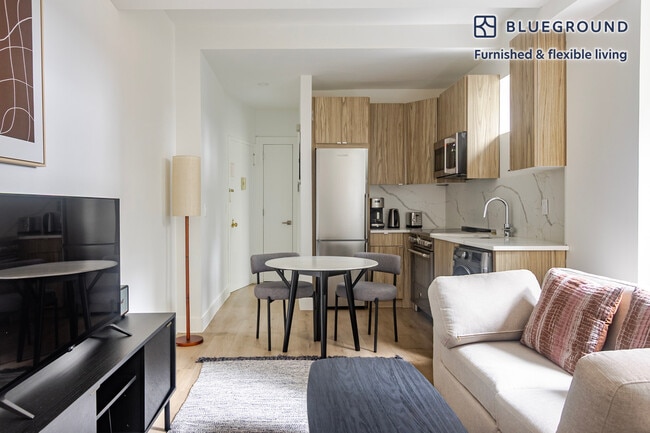 Photo - 138 E 38th St Unit FL3-ID1870