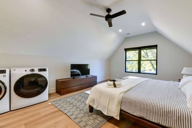 Photo - 320 Bridgewater Ln Unit SI ID1579126P