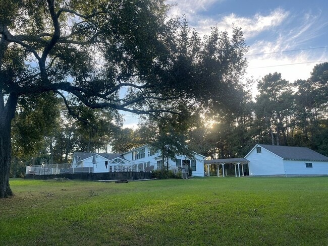 Photo - 8402 Matthews Ln